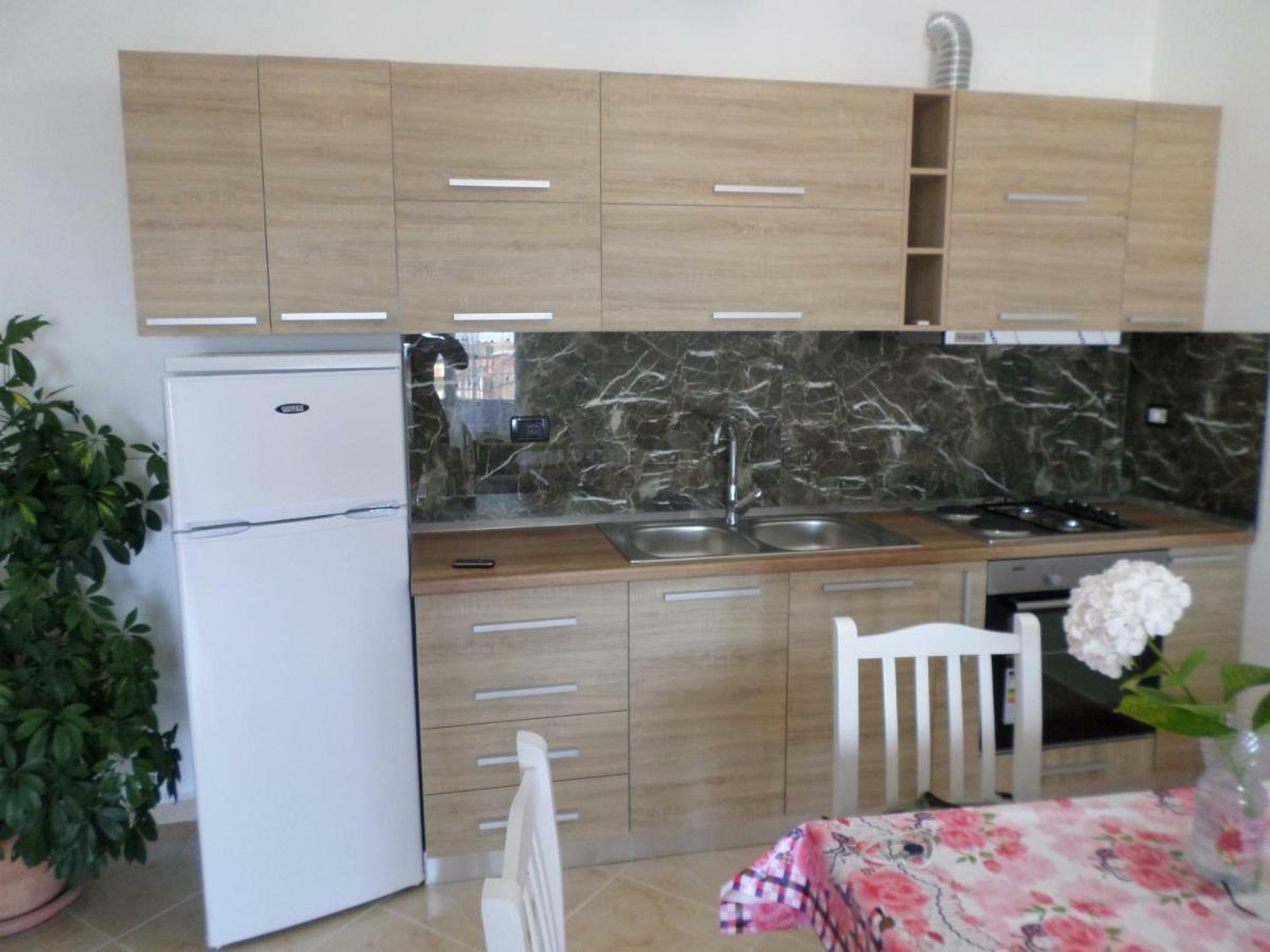 Lindita'S Seaview Appartment Vlorë エクステリア 写真
